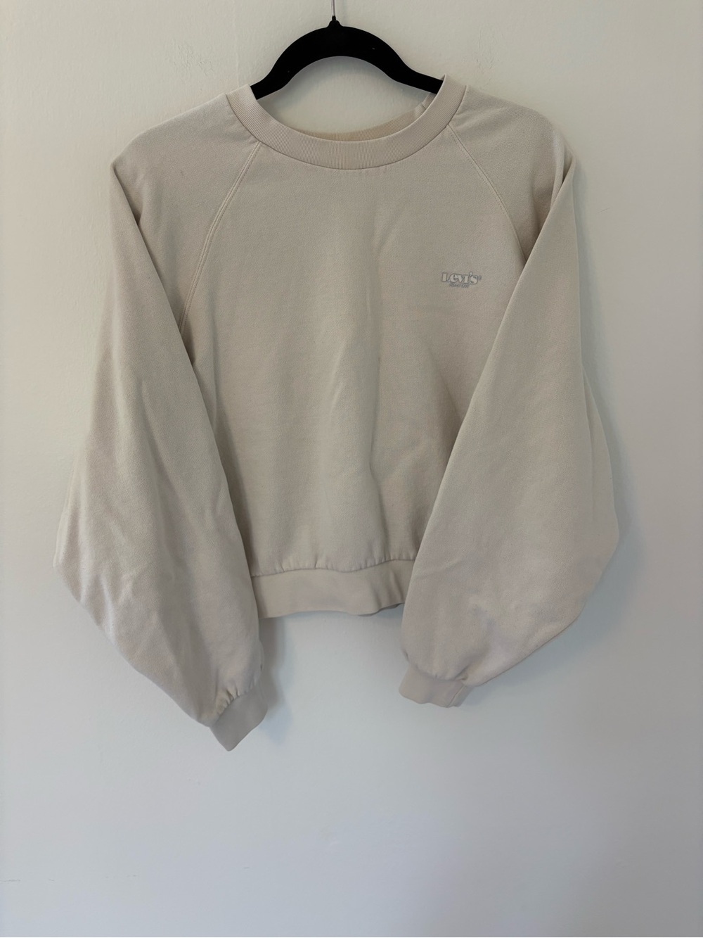 Levi's Women's Light Cream Scoopneck Sweatshirt